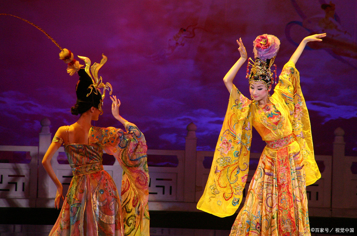 精湛技艺和激情表现让现场观众为之动容的简单介绍 精湛技艺和激情表现让现场观众为之动容的简单介绍