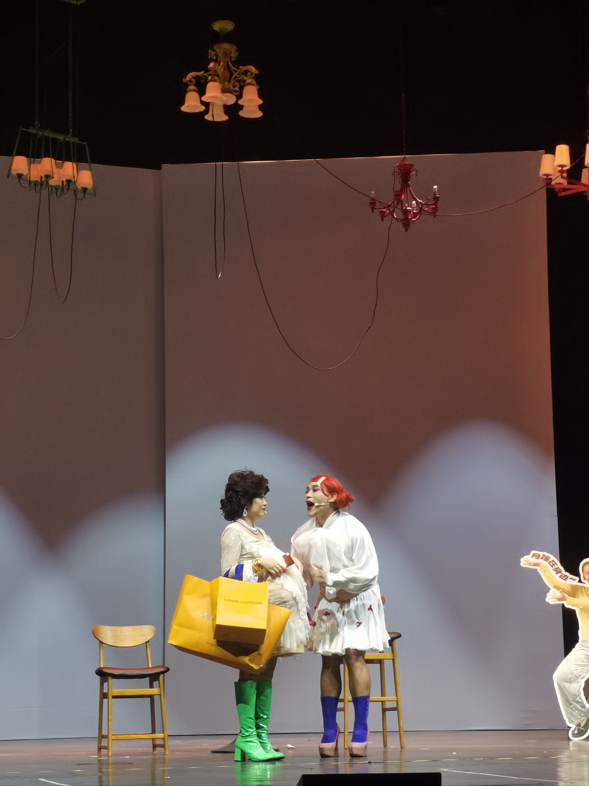 精湛技艺和激情表现让现场观众为之动容的简单介绍 精湛技艺和激情表现让现场观众为之动容的简单介绍