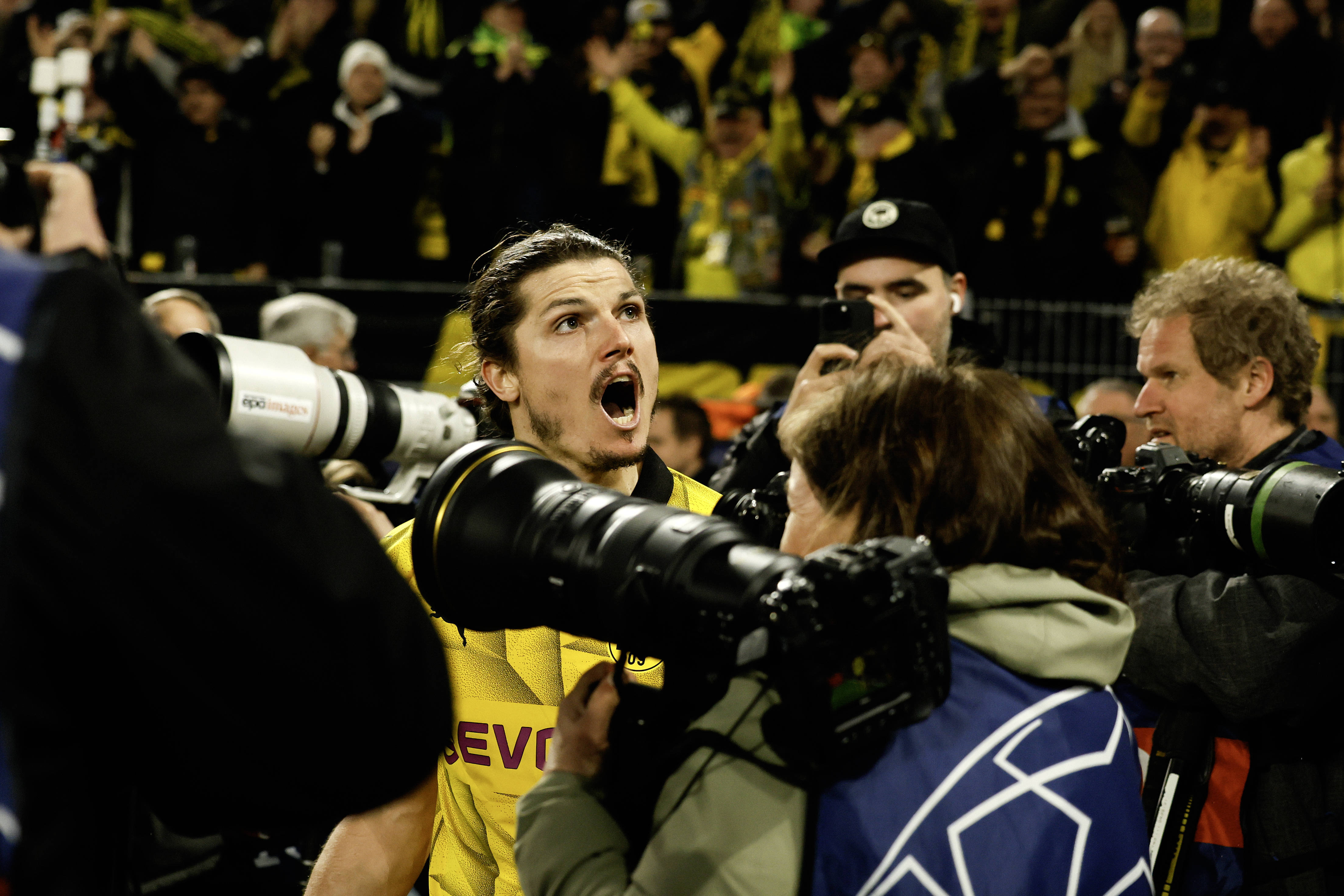 包含多特蒙德客场大胜对手,士气高涨的词条 包含多特蒙德客场大胜对手,士气高涨的词条