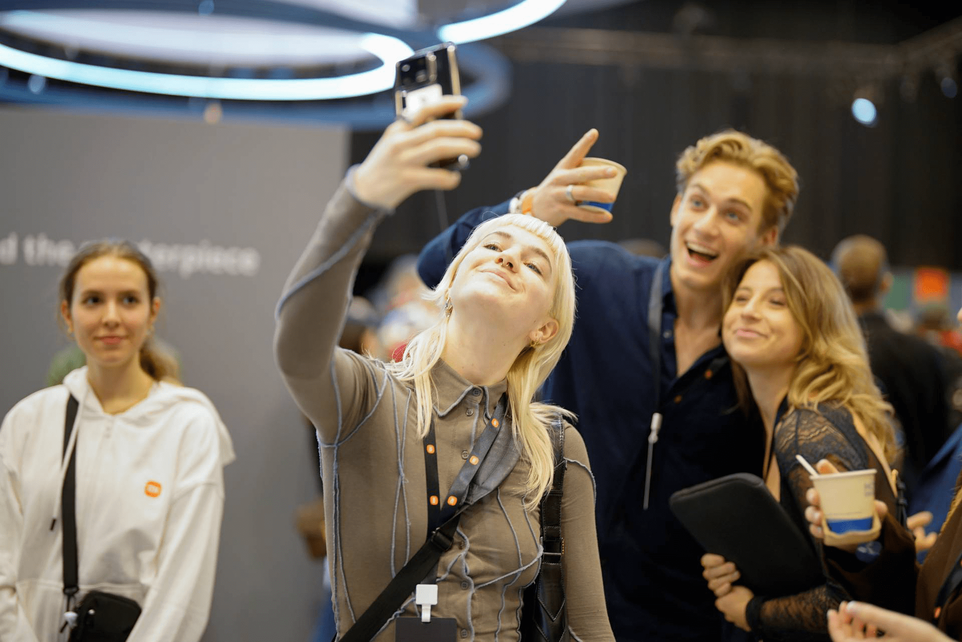 包含足球盛宴中的强强对话吸引全球目光的词条 包含足球盛宴中的强强对话吸引全球目光的词条