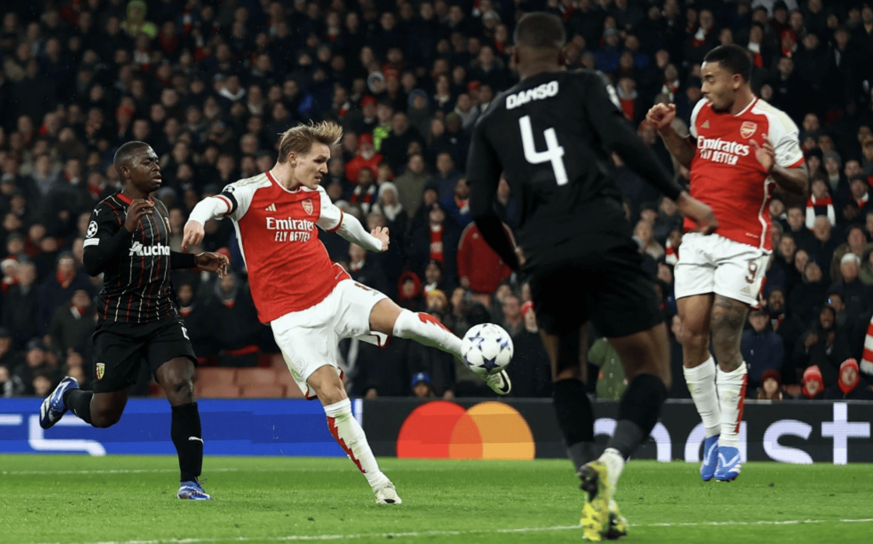 阿森纳主帅赞扬球队表现,助球队连胜 阿森纳主帅赞扬球队表现,助球队连胜