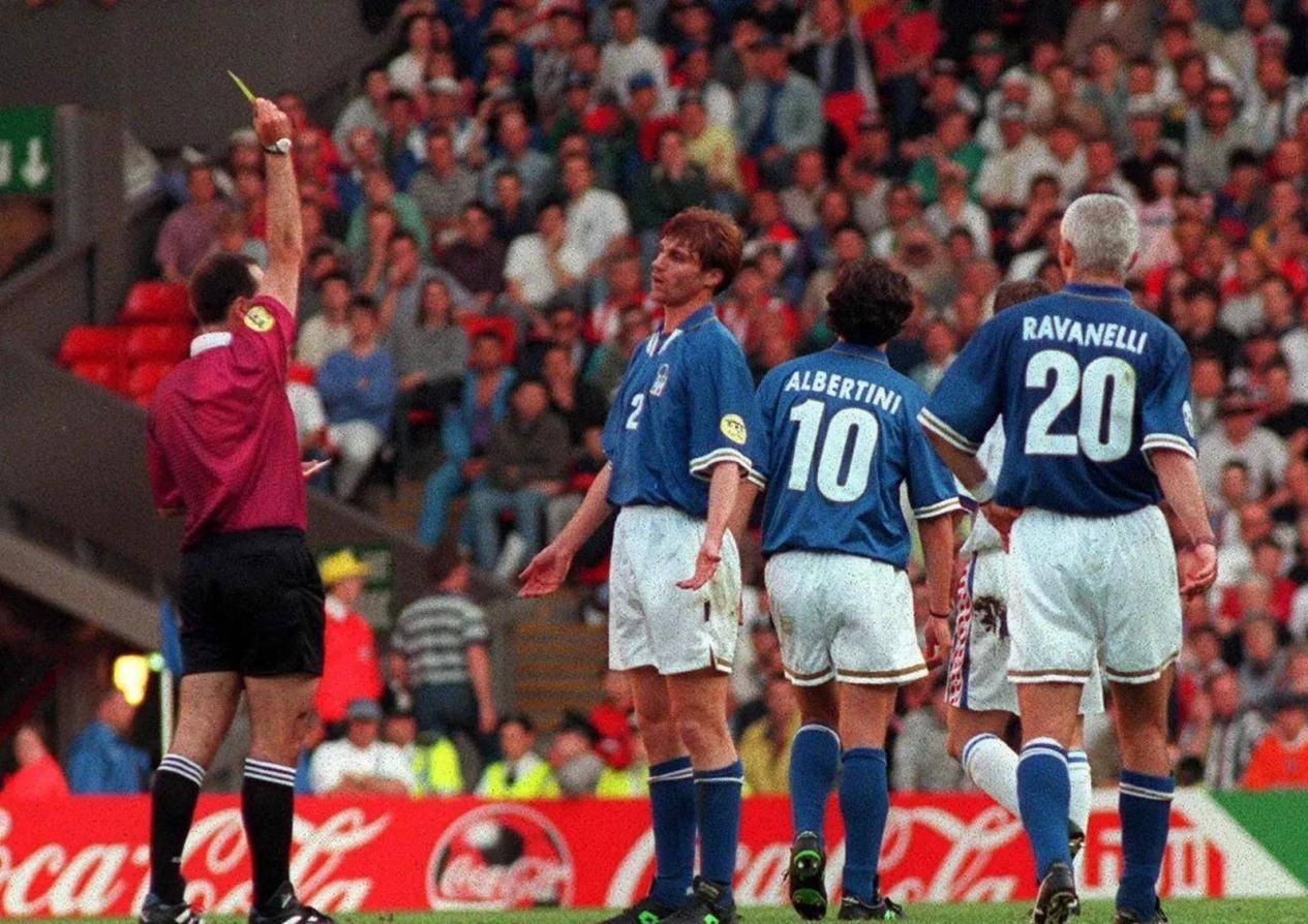 荷兰队不敌乌拉圭，意大利队惨遭淘汰