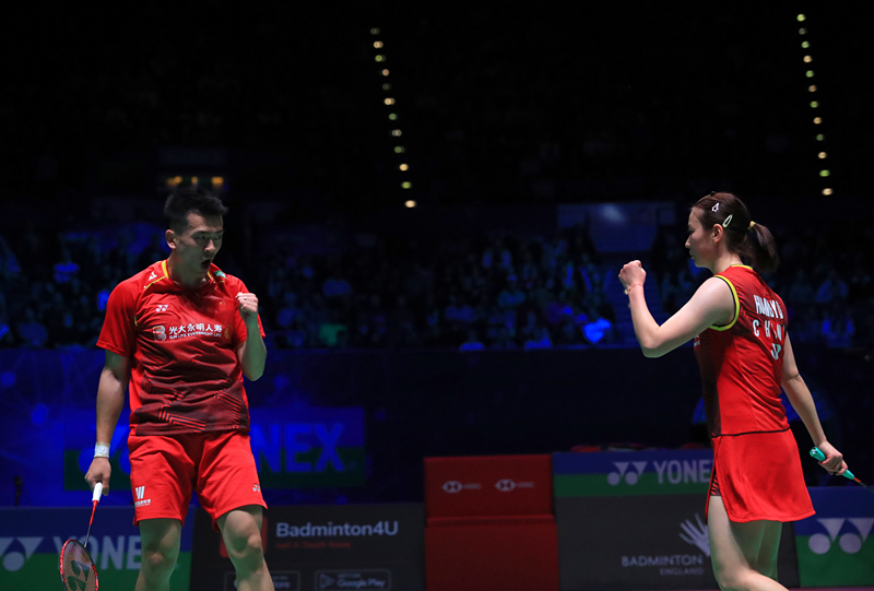 英国队横扫羽毛球赛场,夺得冠军 英国队横扫羽毛球赛场,夺得冠军