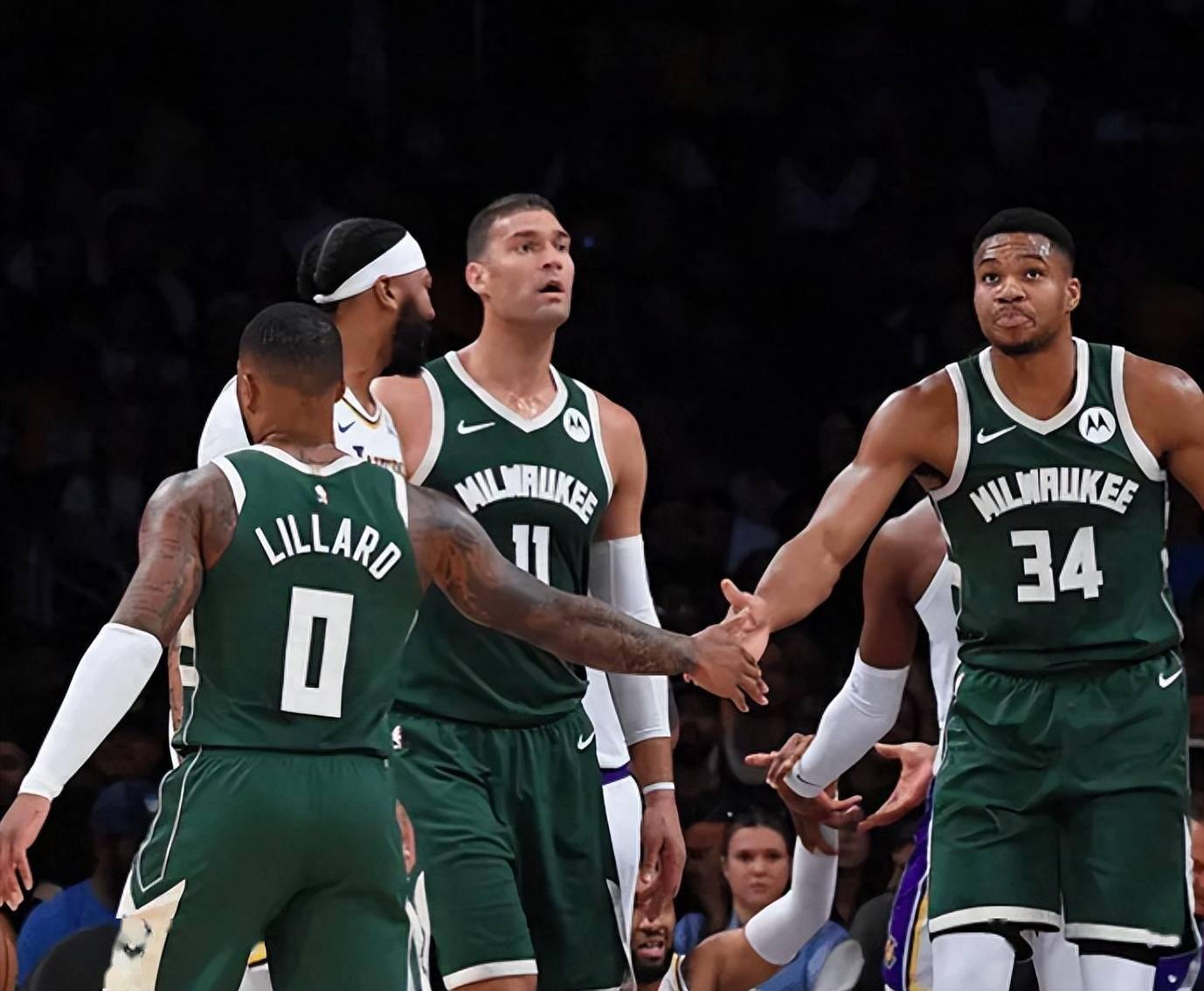 国王强势雄鹿,浓眉一己之力扛起全队的简单介绍 国王强势雄鹿,浓眉一己之力扛起全队的简单介绍