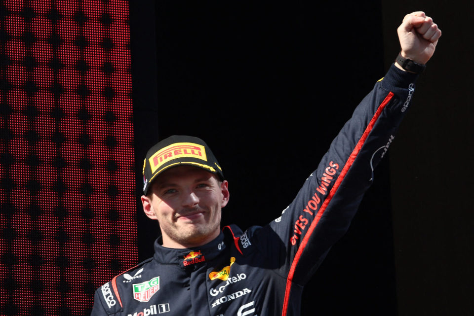 红牛二队横扫梅赛德斯，维斯塔潘关键制胜的简单介绍