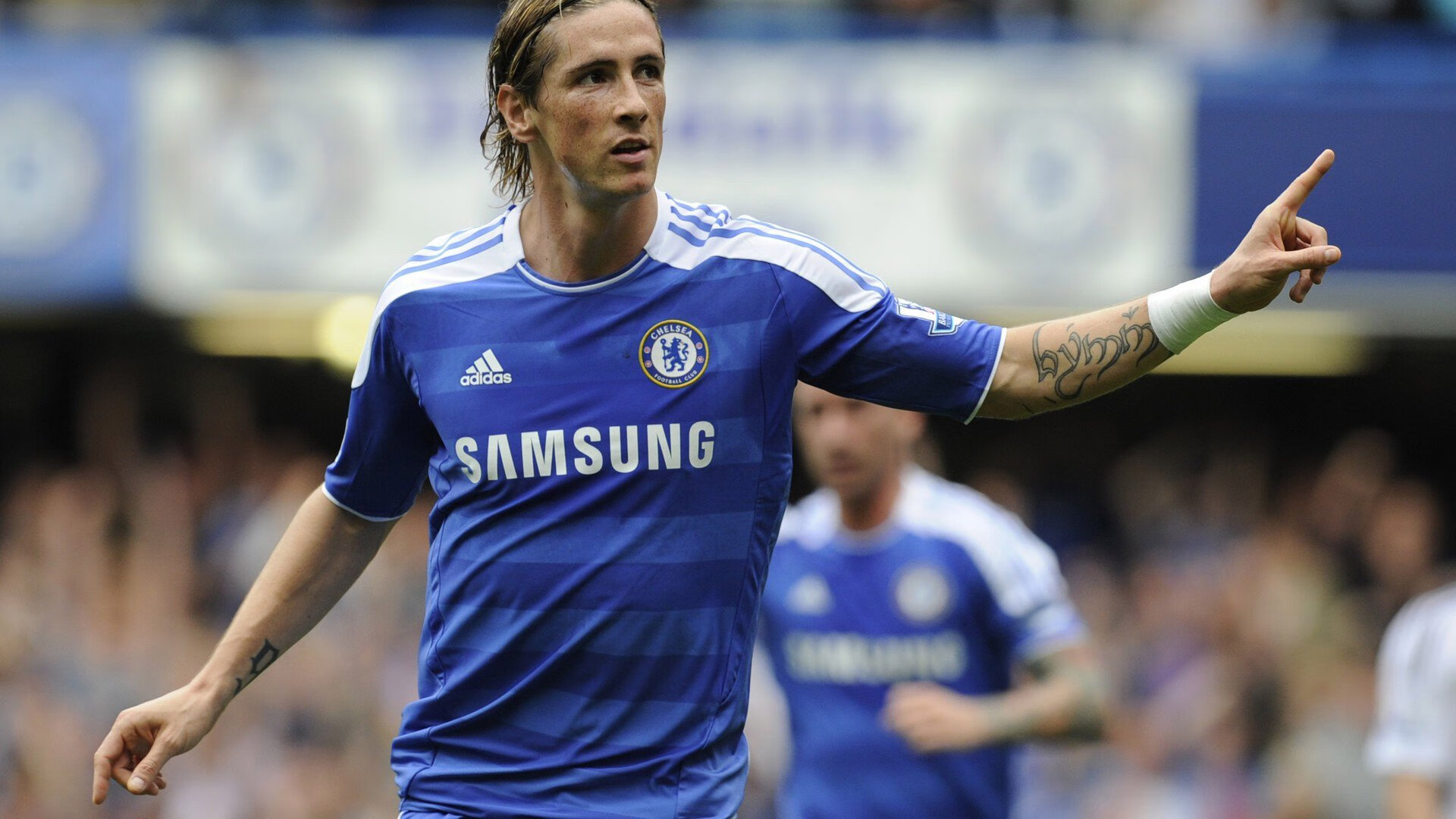 西决生死战之夜，恩比德成为全场焦点