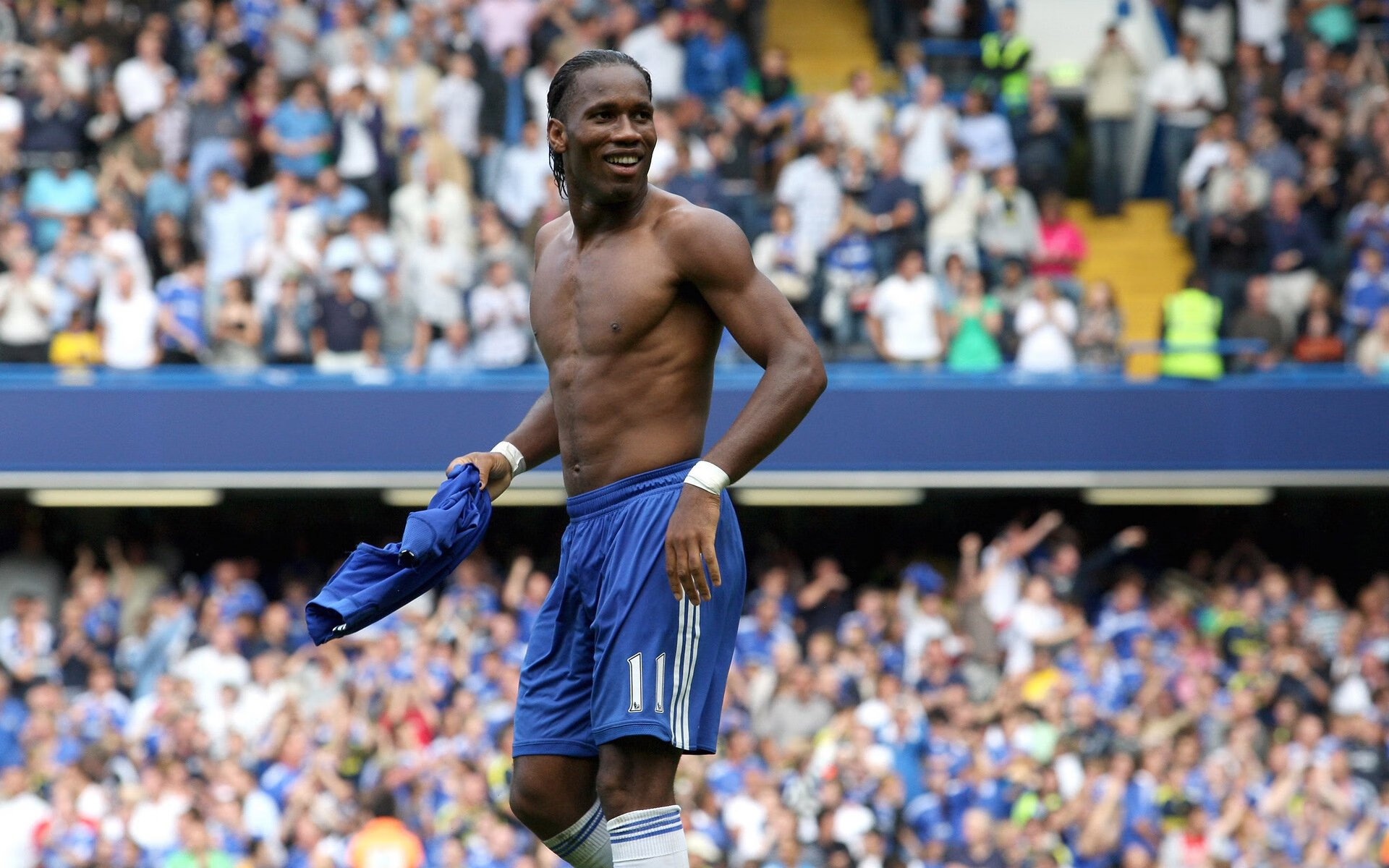 冰与火的较量,当冰岛防线遇上教科书级莱万,曼联学到什么?