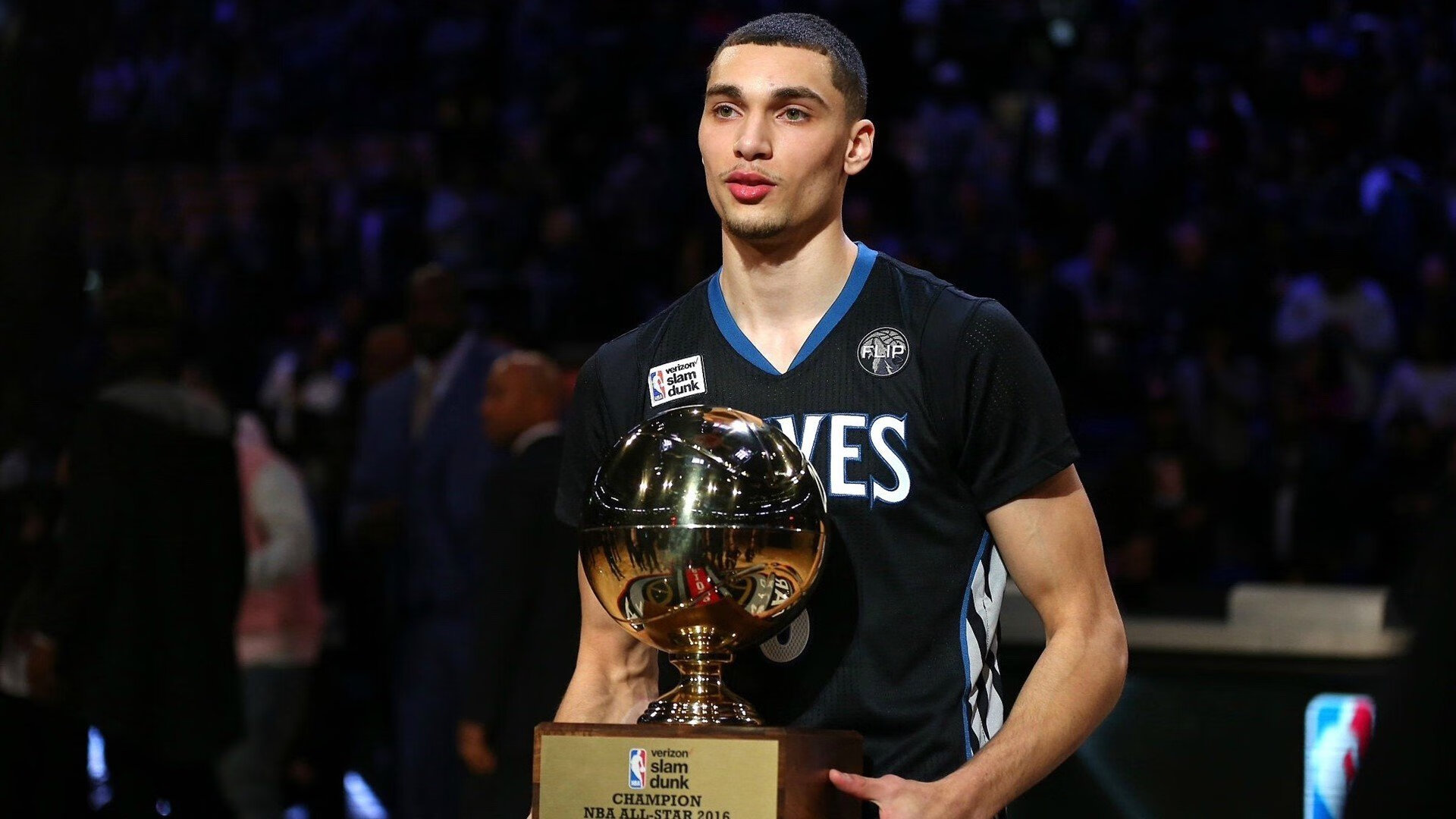 欧冠淘汰赛焦点战，老鹰打穿猛龙的战术启示