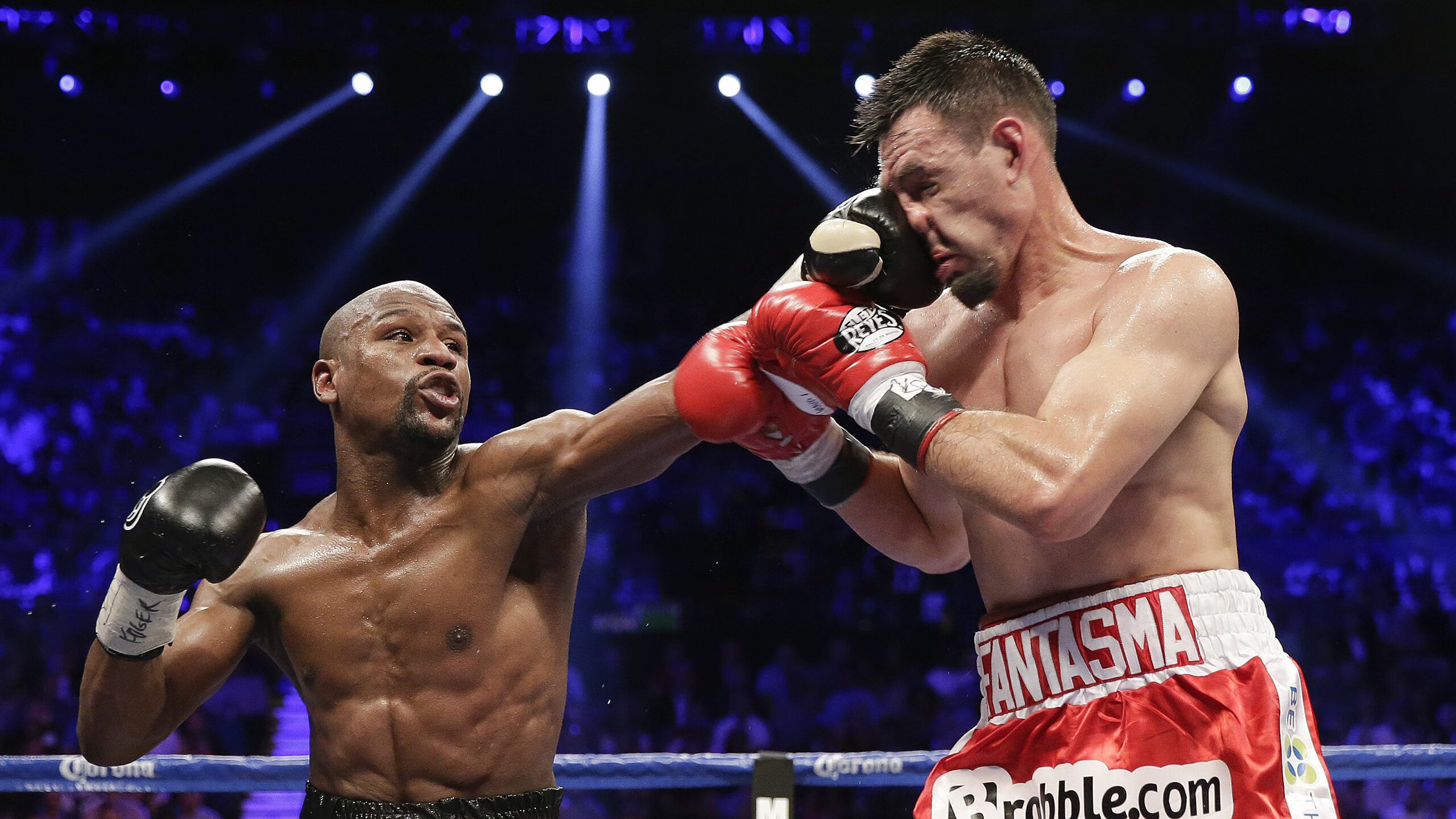 赛道上的逆袭,塞恩斯点燃赛场,迈凯伦绝杀梅赛德斯